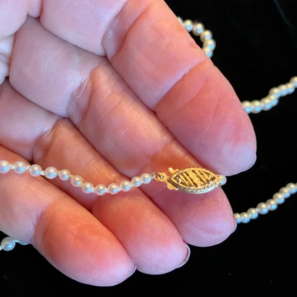 14 K CLASP AUTHENTIC CULTURED PEARL NECKLACE 18” long. - Picture 8 of 17